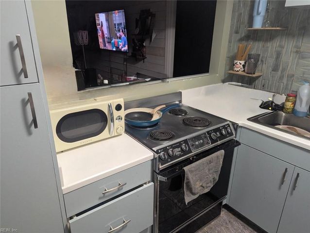 7501 River Rd Apt 14C, Newport News, VA 23607