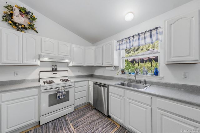 22 Rosewood Lane, Wurtsboro, NY 12790
