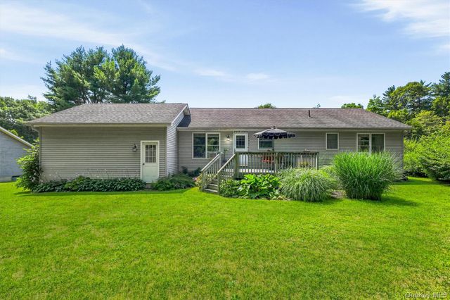 22 Rosewood Lane, Wurtsboro, NY 12790