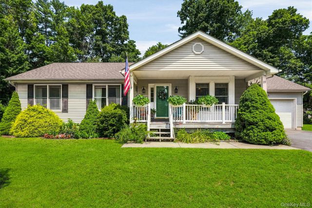22 Rosewood Lane, Wurtsboro, NY 12790