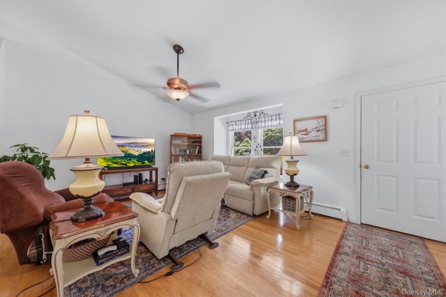 22 Rosewood Lane, Wurtsboro, NY 12790