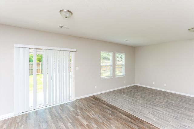 437 Stone Creek Boulevard, Glenn Heights, TX 75154