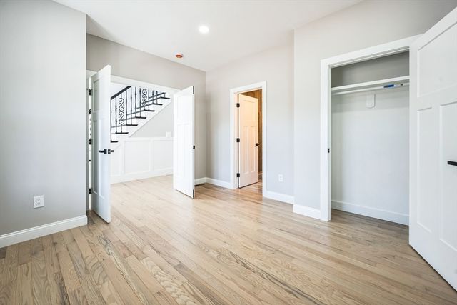 11 Falcon Dr, Shrewsbury, MA 01545