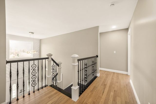 11 Falcon Dr, Shrewsbury, MA 01545