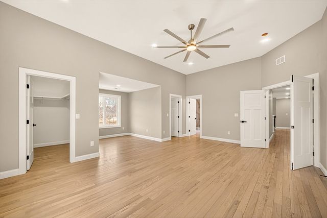 11 Falcon Dr, Shrewsbury, MA 01545