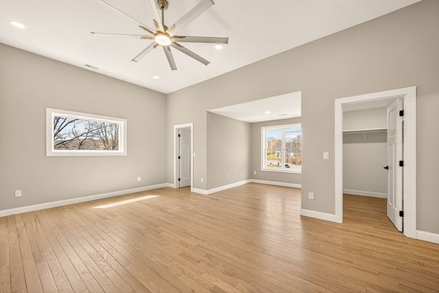 11 Falcon Dr, Shrewsbury, MA 01545