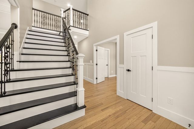 11 Falcon Dr, Shrewsbury, MA 01545