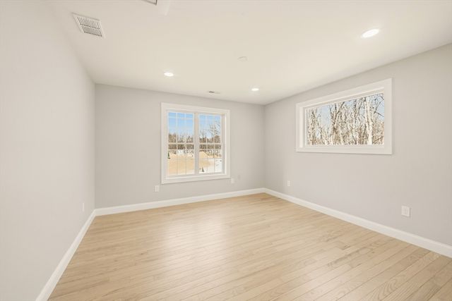 11 Falcon Dr, Shrewsbury, MA 01545