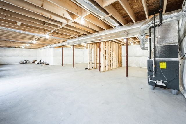 11 Falcon Dr, Shrewsbury, MA 01545