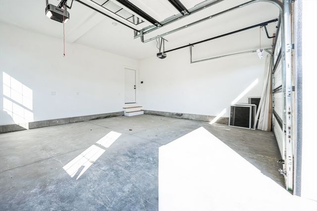 11 Falcon Dr, Shrewsbury, MA 01545