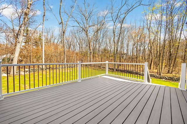 11 Falcon Dr, Shrewsbury, MA 01545