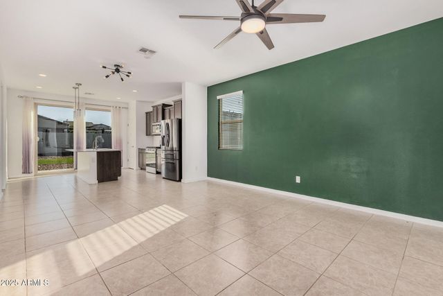 399 W PELIPA Drive, San Tan Valley, AZ 85140