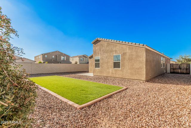 399 W PELIPA Drive, San Tan Valley, AZ 85140