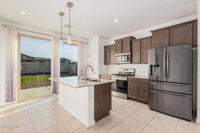 399 W PELIPA Drive, San Tan Valley, AZ 85140