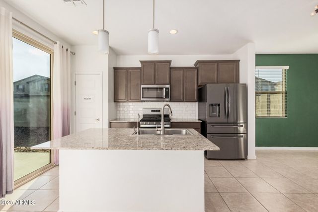 399 W PELIPA Drive, San Tan Valley, AZ 85140