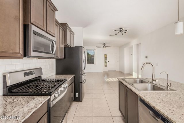 399 W PELIPA Drive, San Tan Valley, AZ 85140