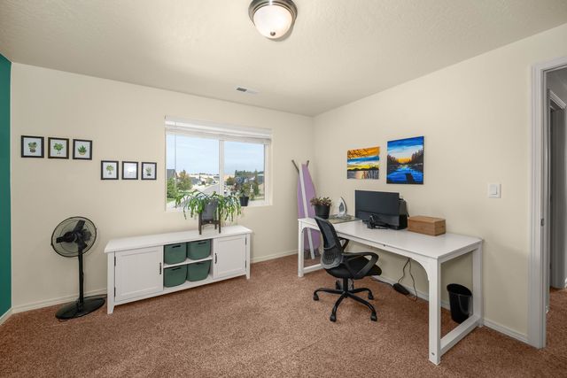 700 Quail Dr, Cheney, WA 99004