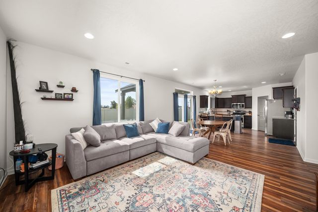 700 Quail Dr, Cheney, WA 99004
