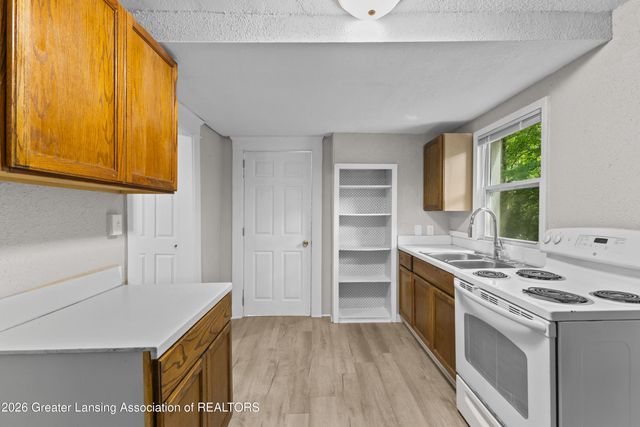 607 Shepard Street, Lansing, MI 48912
