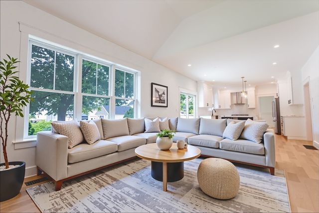 15A Bellmore Road, Framingham, MA 01702