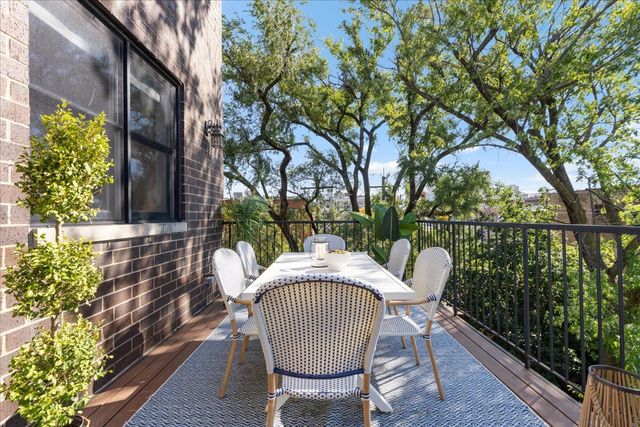 823 W WOLFRAM Street 3E, Chicago, IL 60657