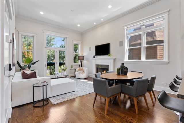 823 W WOLFRAM Street 3E, Chicago, IL 60657