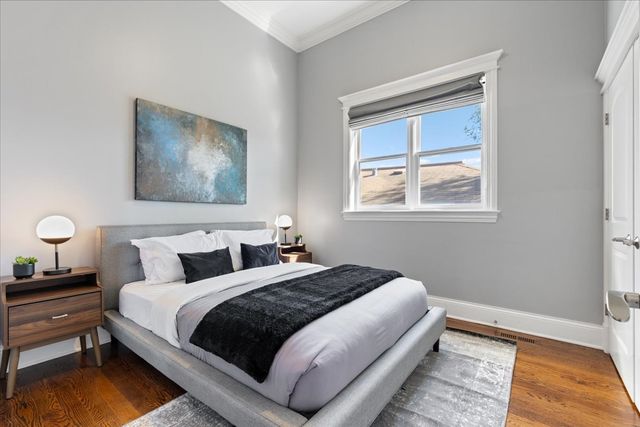 823 W WOLFRAM Street 3E, Chicago, IL 60657