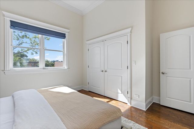 823 W WOLFRAM Street 3E, Chicago, IL 60657