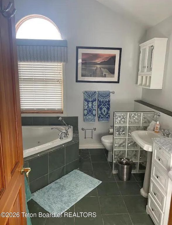 3017 RANGEVIEW Drive, Jackson, WY 83001 photo 8