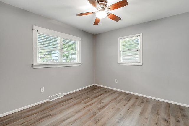 1411 N Community Dr, Derby, KS 67037