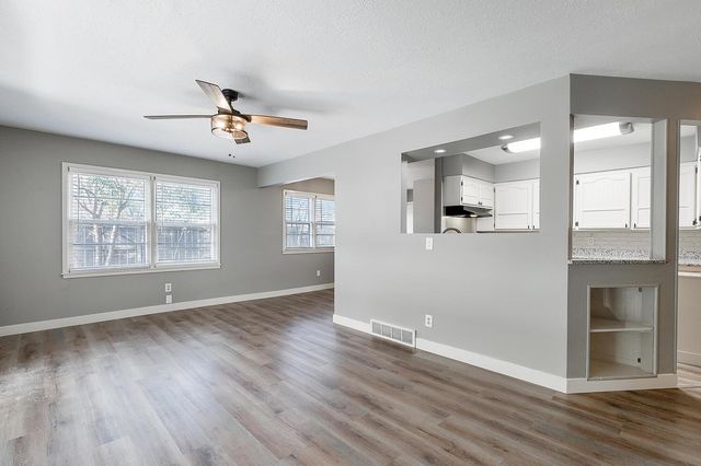 1411 N Community Dr, Derby, KS 67037