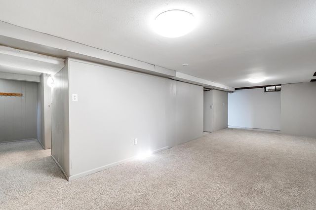 1411 N Community Dr, Derby, KS 67037