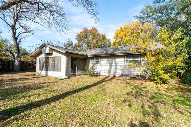1411 N Community Dr, Derby, KS 67037