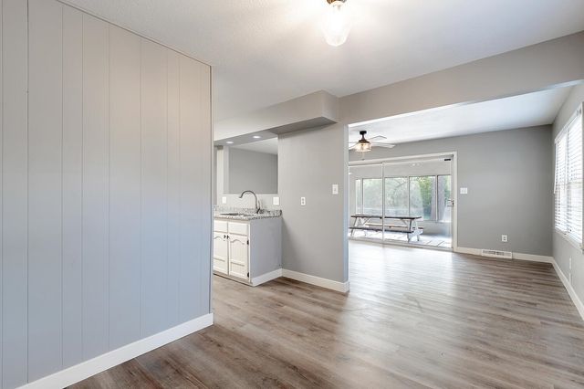 1411 N Community Dr, Derby, KS 67037