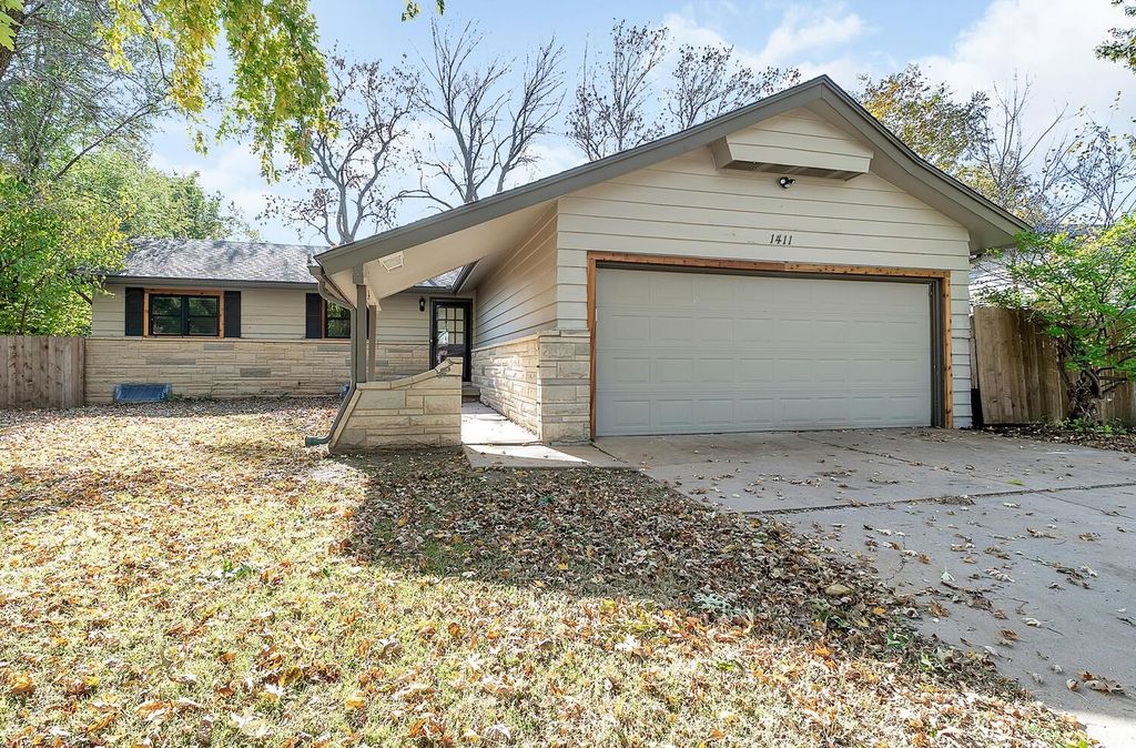 1411 N Community Dr, Derby, KS 67037