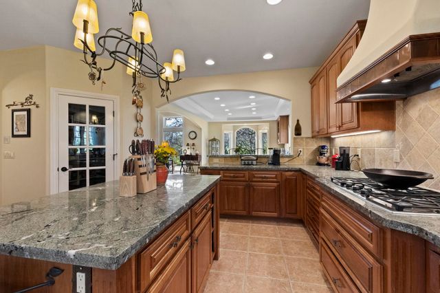 18558 Olov Rd, Sonora, CA 95370