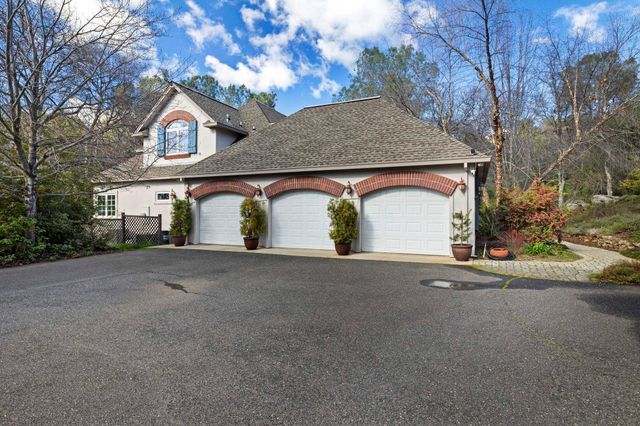 18558 Olov Rd, Sonora, CA 95370