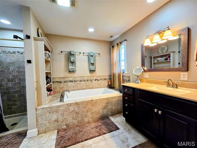 55272 Buffalo Lane, New London, MO 63459