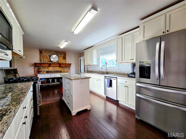 55272 Buffalo Lane, New London, MO 63459