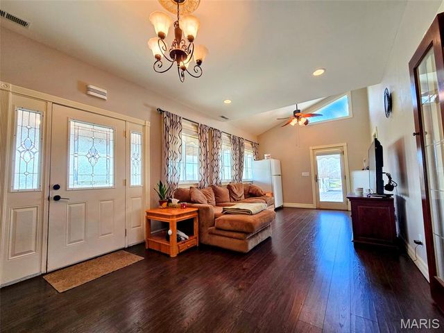 55272 Buffalo Lane, New London, MO 63459