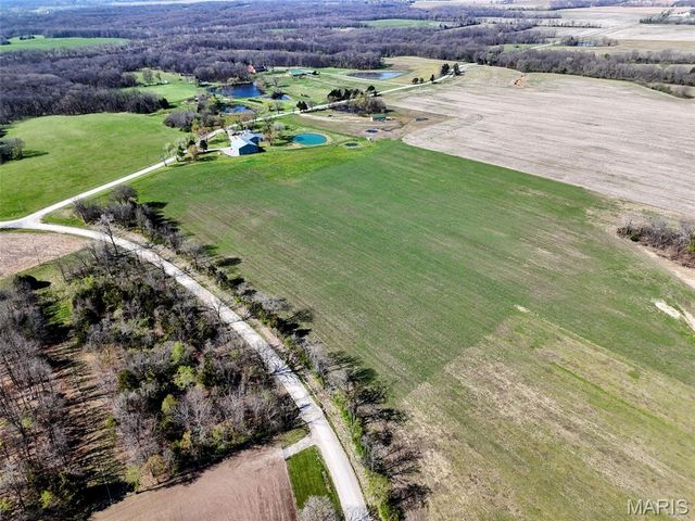 55272 Buffalo Lane, New London, MO 63459