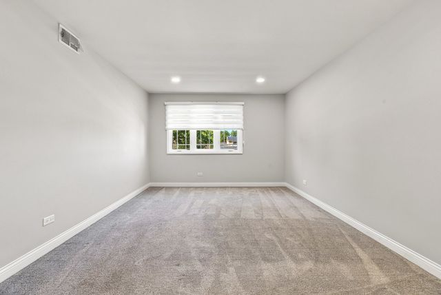 1805 W Willow Lane, Mount Prospect, IL 60056