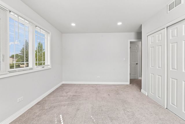 1805 W Willow Lane, Mount Prospect, IL 60056
