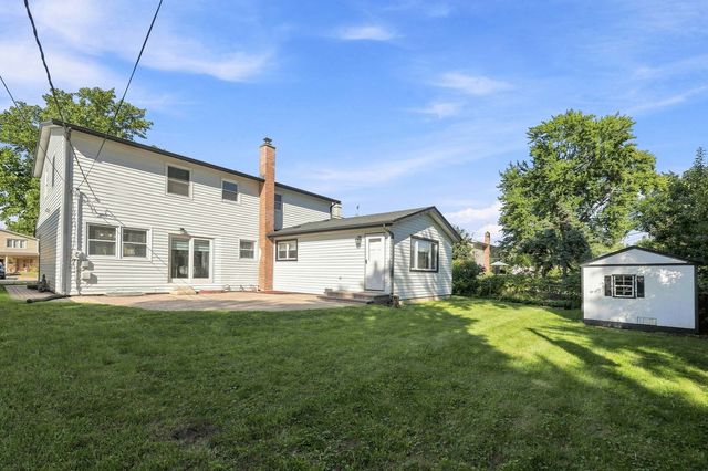 1805 W Willow Lane, Mount Prospect, IL 60056
