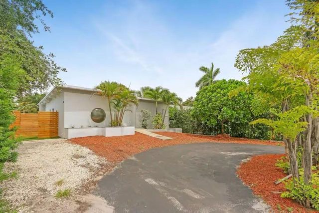 3070 NE 13th Ave, Oakland Park, FL 33334