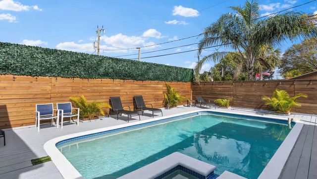 3070 NE 13th Ave, Oakland Park, FL 33334