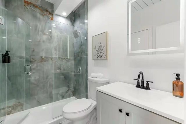 3070 NE 13th Ave, Oakland Park, FL 33334