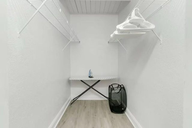 3070 NE 13th Ave, Oakland Park, FL 33334