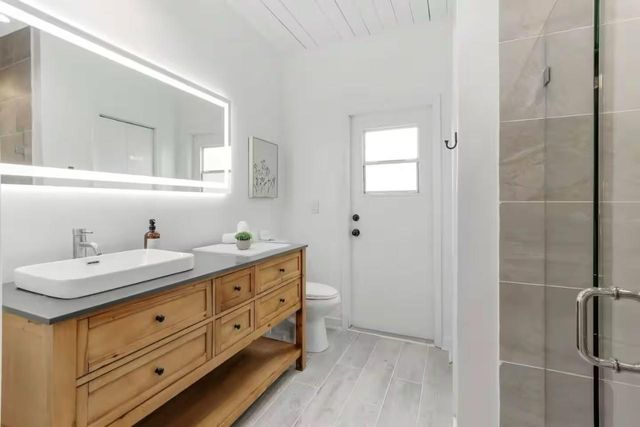 3070 NE 13th Ave, Oakland Park, FL 33334