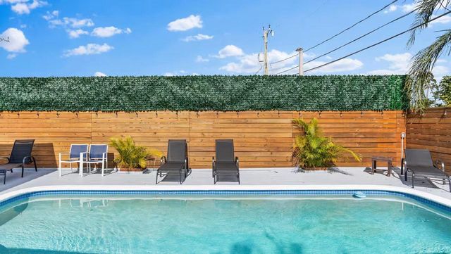 3070 NE 13th Ave, Oakland Park, FL 33334